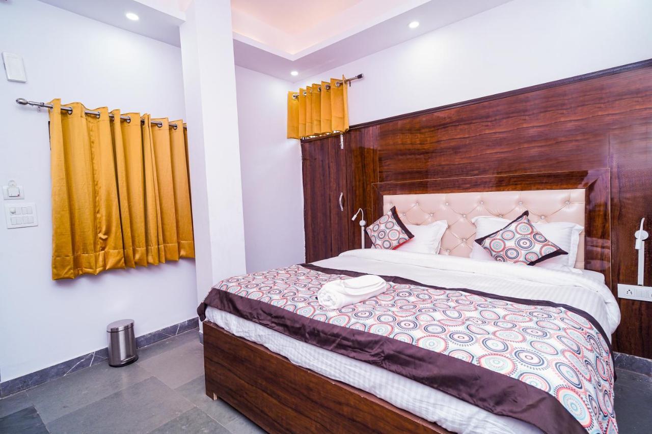 Golden Residency Hotel New Delhi Bagian luar foto