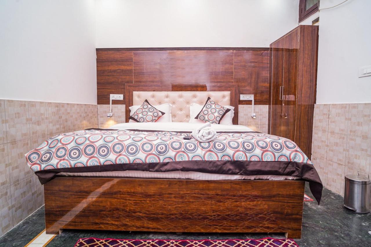 Golden Residency Hotel New Delhi Bagian luar foto